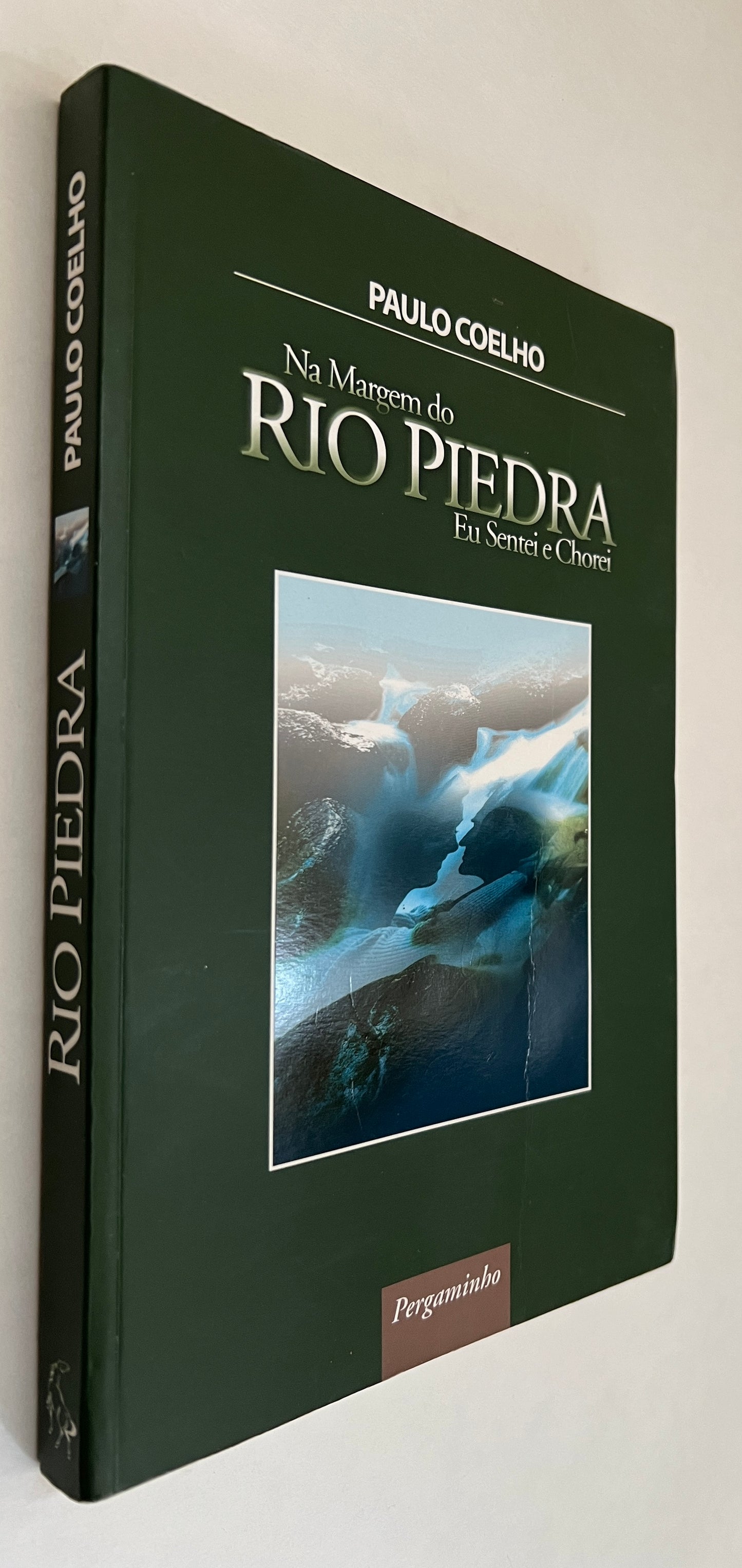 Na Margem Do Rio Piedra Eu Sentei E Chorei