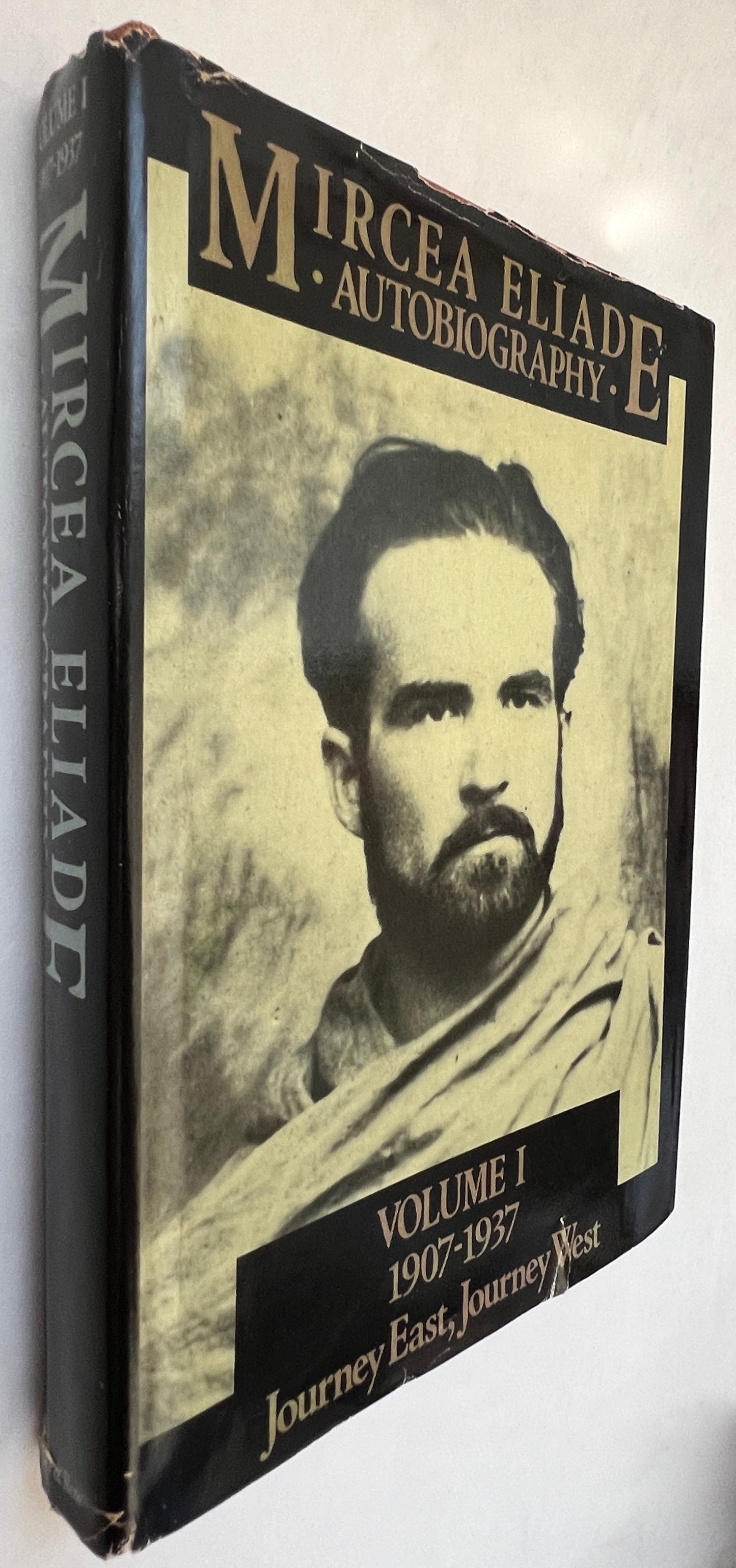 Autobiography. Volume I, 1907-1937: Journey East, Journey West