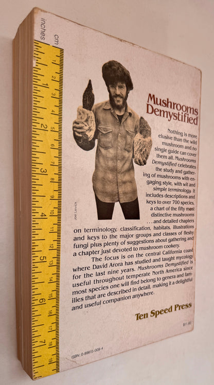 Mushrooms Demystified: A Comprehensive Guide to the Fleshy Fungi of the Central California Coast