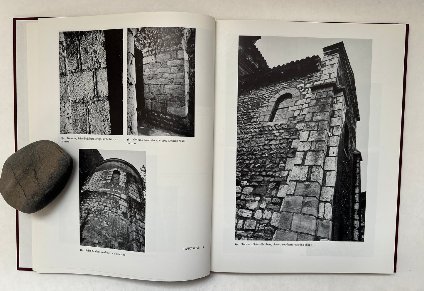 Masons and Sculptors in Romanesque Burgundy
