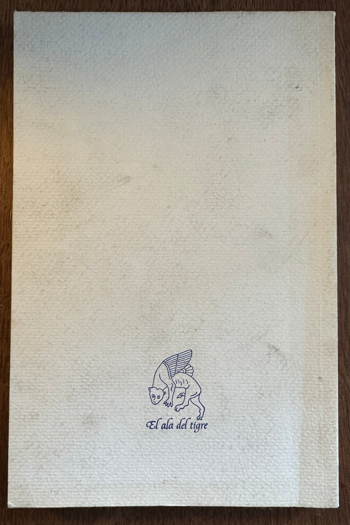La Piel de los Ausentes [Inscribed]