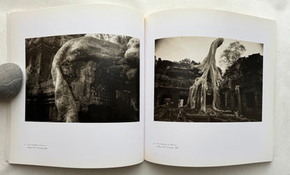 Kenro Izu, "Light Over Ancient Angkor" : Platinum Prints